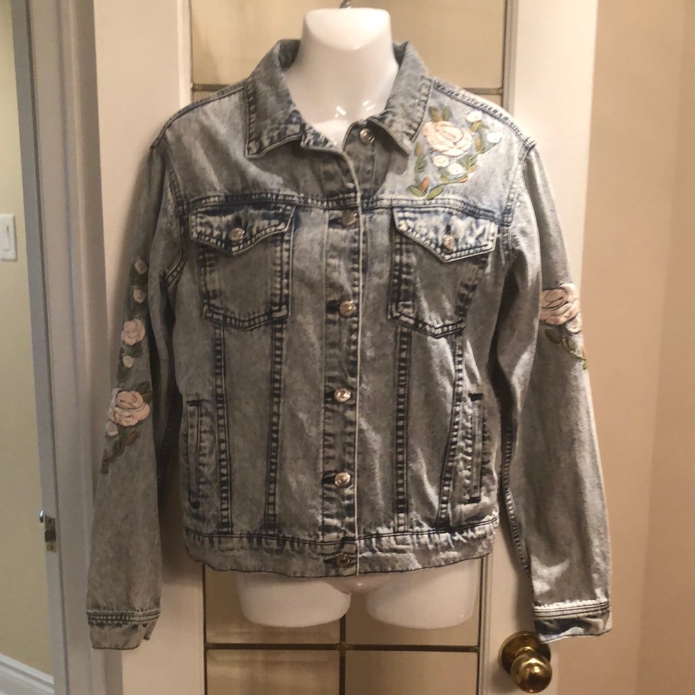 Embroidered Light Wash Denim Jacket - Floral Detail